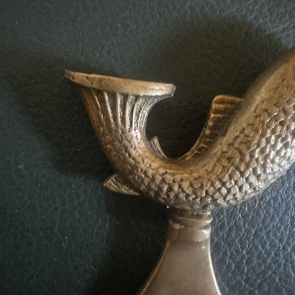 Vintage Italian Brass Fish Dual Bottle Opener Solid Angler Detail Scales Barware - Picture 14 of 16